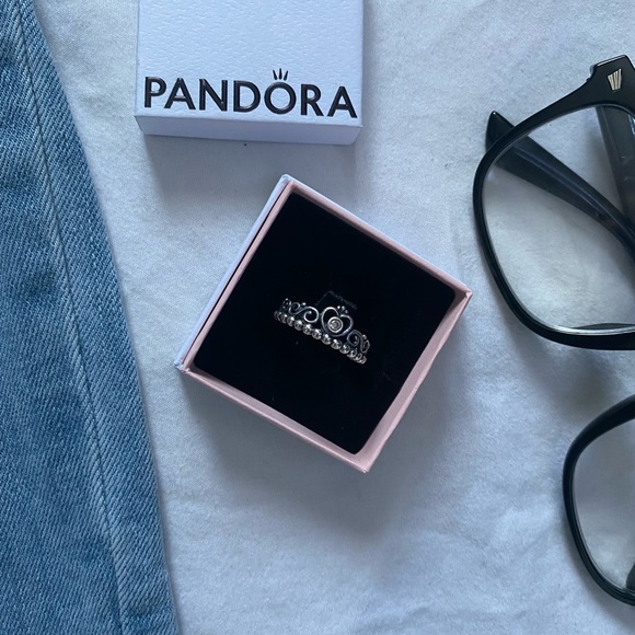 My princess tiara pandora ring - Picture 2 of 3